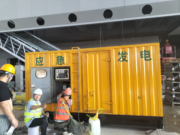 班玛怎样判断空气滤清器是否需要更换？